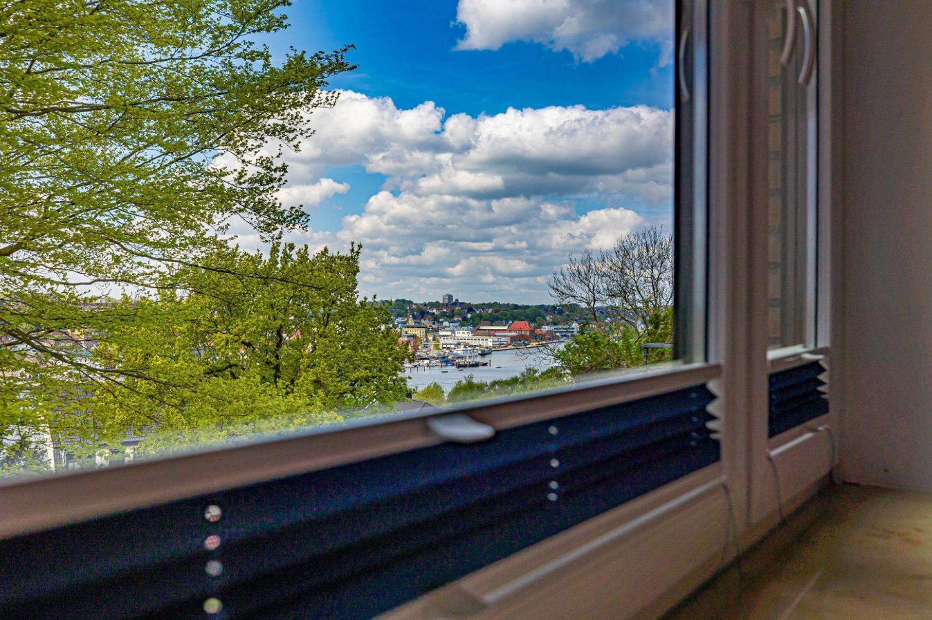 Fewo1846 - Eastside - Komfortables Apartment Im 2 Og Mit Balkon Und Tg-Stellplatz Flensburg Exterior photo